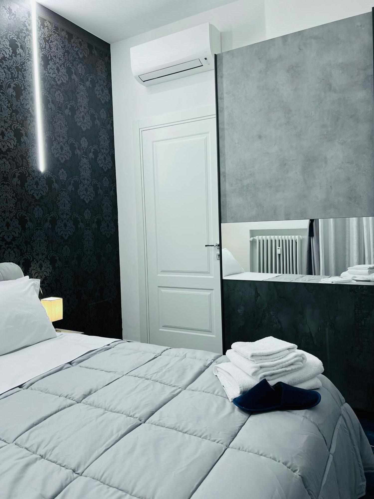 Seven Nights Bologna Bed and Breakfast Buitenkant foto